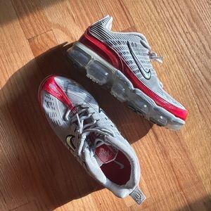 NIKE VaporMax 360 Size 9